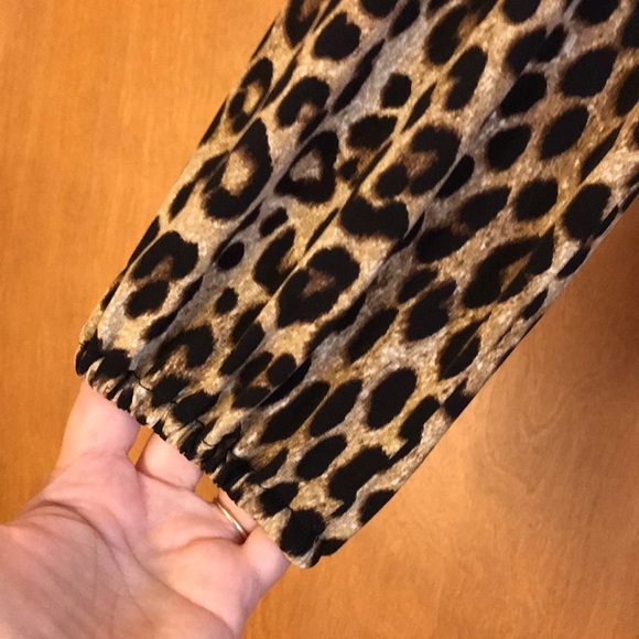 MICHAEL KOHRS Leopard Animal Print quarter zip soft blouse size Medium - Picture 3 of 16